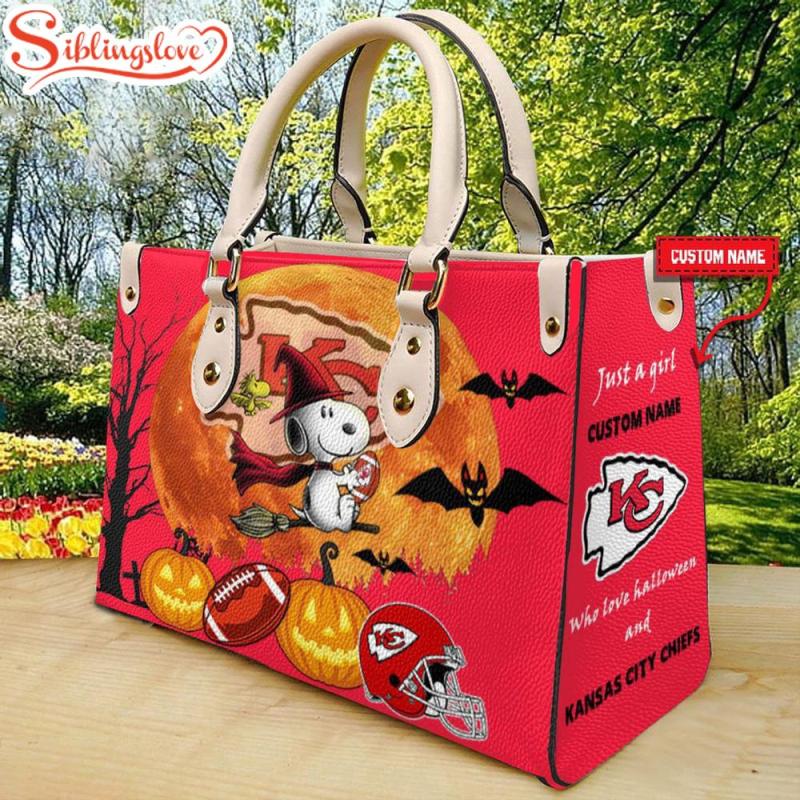 Custom Name Kansas City Chiefs Nfl Snoopy Halloween Women Leather Hand Bag5579.jpg