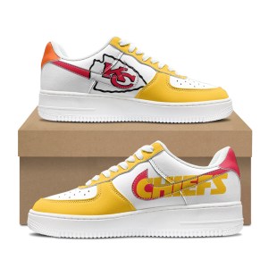 Custom Kansas City Chiefs Air Force 1s 1.jpg