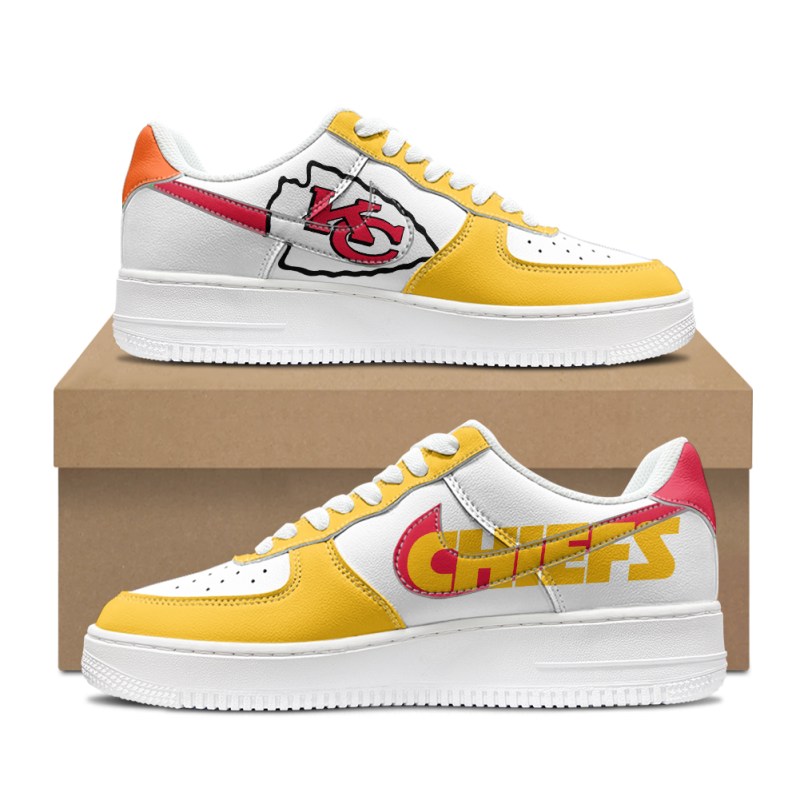Custom Kansas City Chiefs Air Force 1s 1.jpg