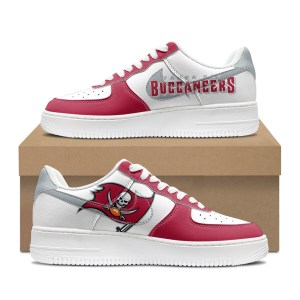Custom Tampa Bay Buccaneers Air Force 1s.jpg